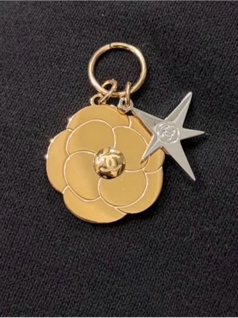 Chanel tiny charm - Picture 2 of 5